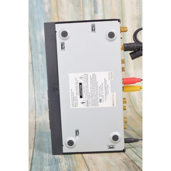 RCA Video Source Selector With RF Modulator Switcher CRF940 Gaming / DVD - Picture 8 of 9